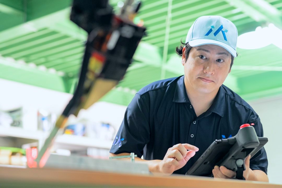 ロボットのすぐそばで作業する作業者